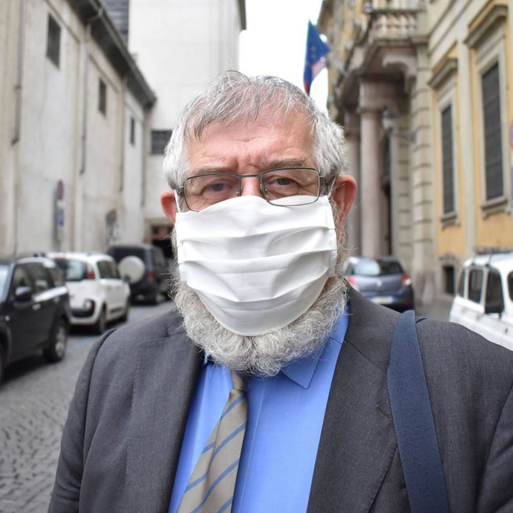 No smile a Valenza